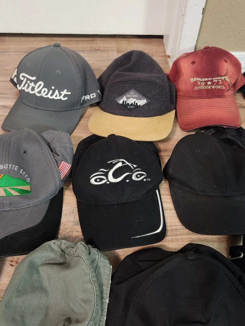 24 LOT of Mens Baseball Hats Random